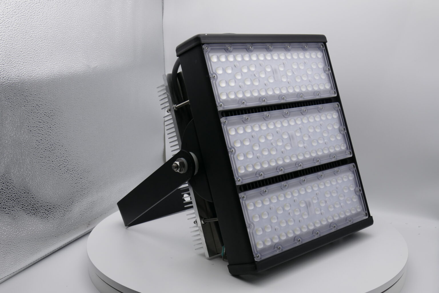 How to Choose Low Radiation LED Lights for Anechoic Chambers and ...